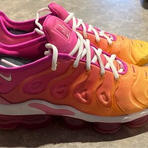 NIKE VAPORMAX SHOES WOMENS SIZE 7.5